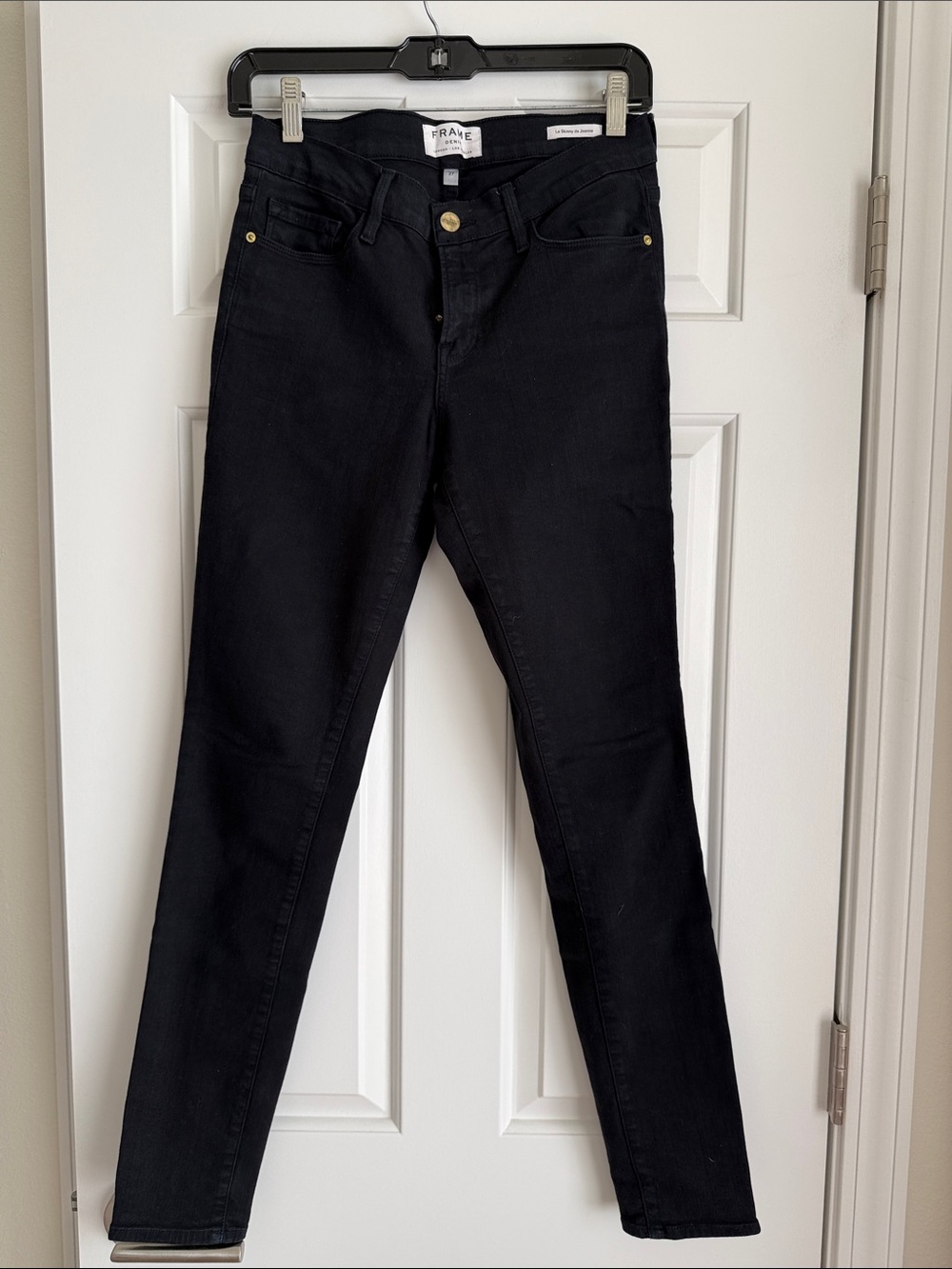 Frame Denim Le Skinny Jeans in Black. Size 27.